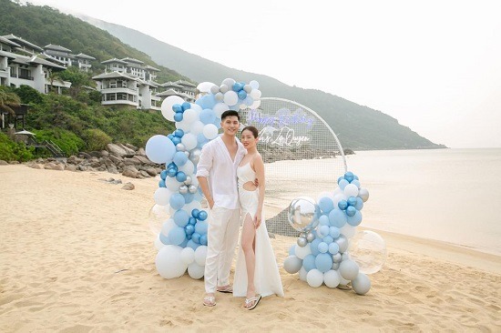 Lệ Quyên chẳng còn giấu giếu, nay đã công khai ngày một nhiều khoảnh khắc bên Lâm Bảo Châu. Ảnh: FBNV