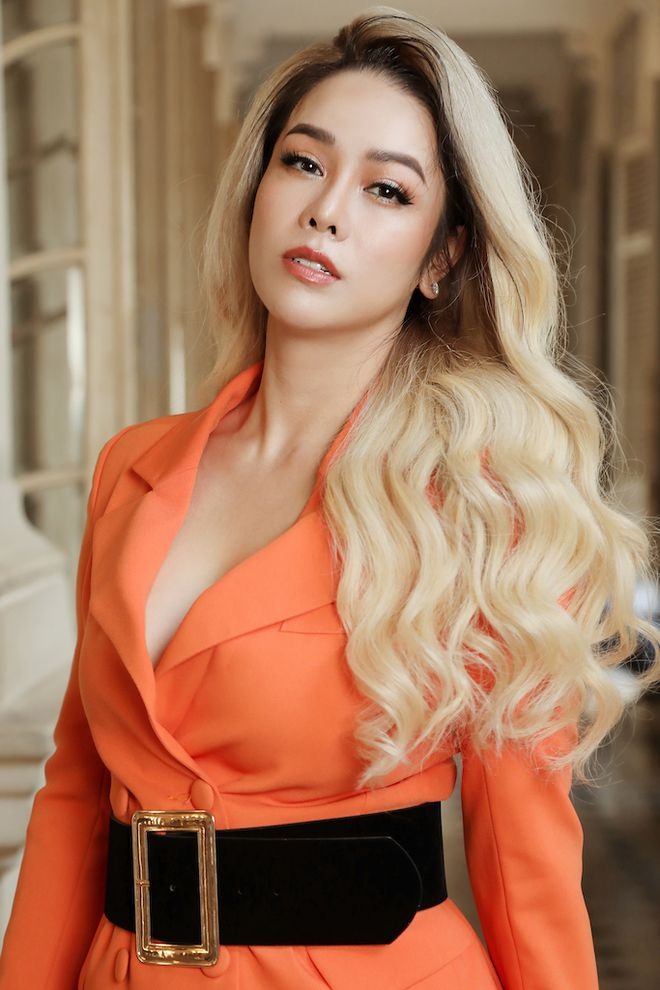Diện mạo mới của Nhật Kim Anh được đánh giá là trẻ trung và đầy nổi bật. Ảnh: Ảnh: Hứa Quý Long & Phúc An Diện mạo mới của Nhật Kim Anh được đánh giá là trẻ trung và đầy nổi bật. Ảnh: Ảnh: Hứa Quý Long & Phúc An