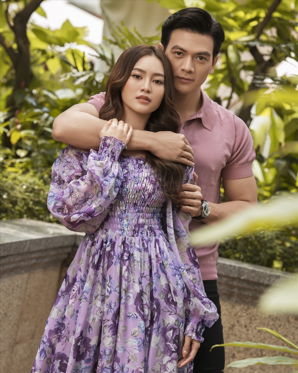 Lê Xuân Tiền bị soi khoảnh khắc đắm đuối nhìn Ninh Dương Lan Ngọc, dân tình khui ra loạt ảnh cực 'tình' của cặp đôi - Ảnh 1