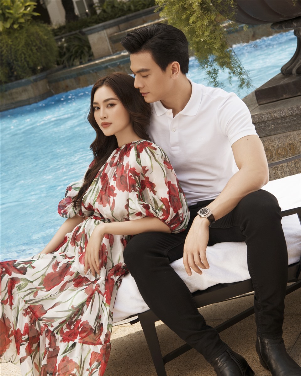 Lê Xuân Tiền bị soi khoảnh khắc đắm đuối nhìn Ninh Dương Lan Ngọc, dân tình khui ra loạt ảnh cực 'tình' của cặp đôi - Ảnh 2