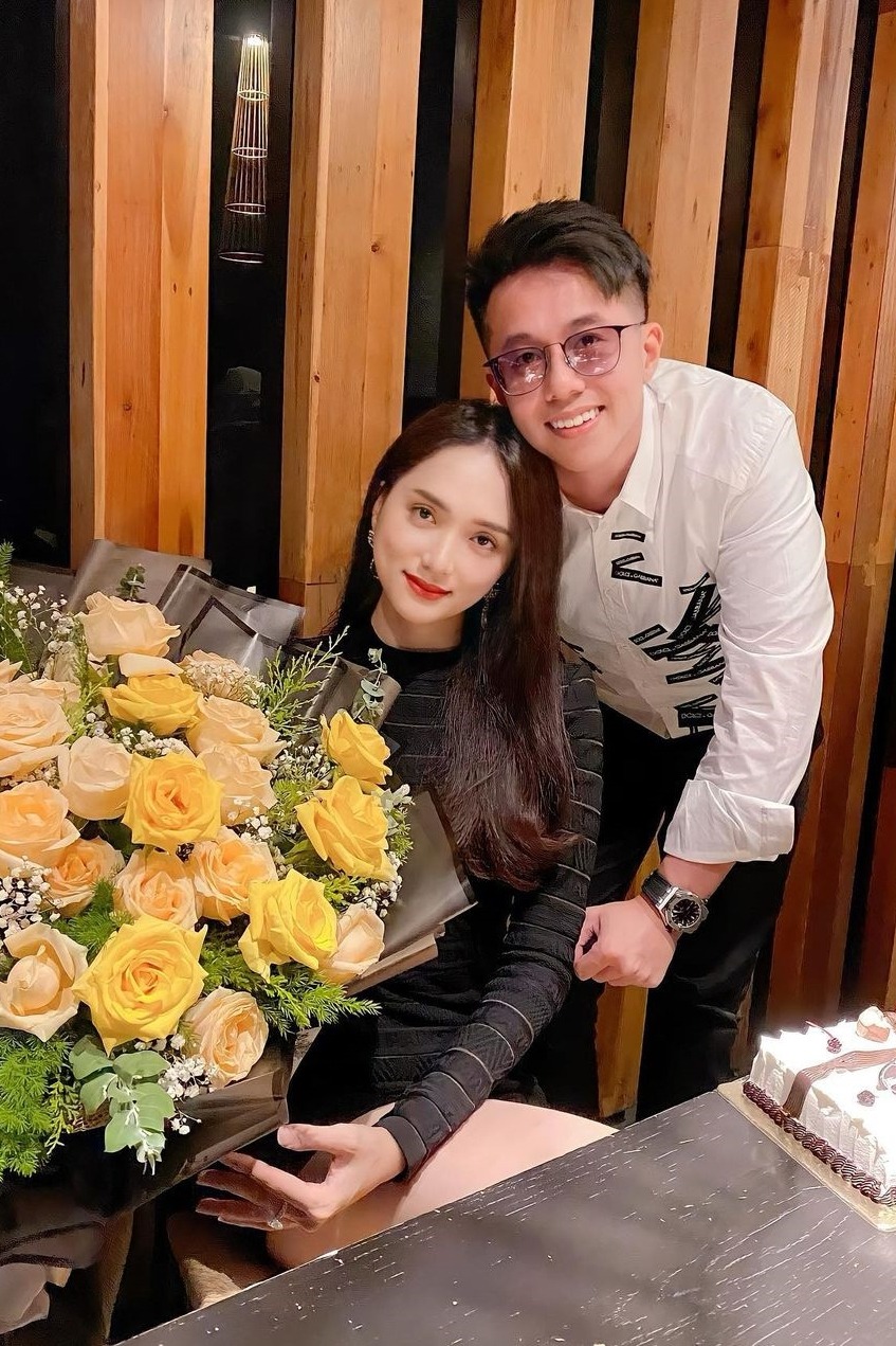 Tin sao Việt hot nhất MXH ngày 7/4: Hương Giang và Matt Liu lộ hint cưới xin trước tin đồn chia tay, vợ hai làm lễ 100 ngày cho Vân Quang Long - Ảnh 2 Tin sao Việt hot nhất MXH ngày 7/4: Hương Giang và Matt Liu lộ hint cưới xin trước tin đồn chia tay, vợ hai làm lễ 100 ngày cho Vân Quang Long - Ảnh 2
