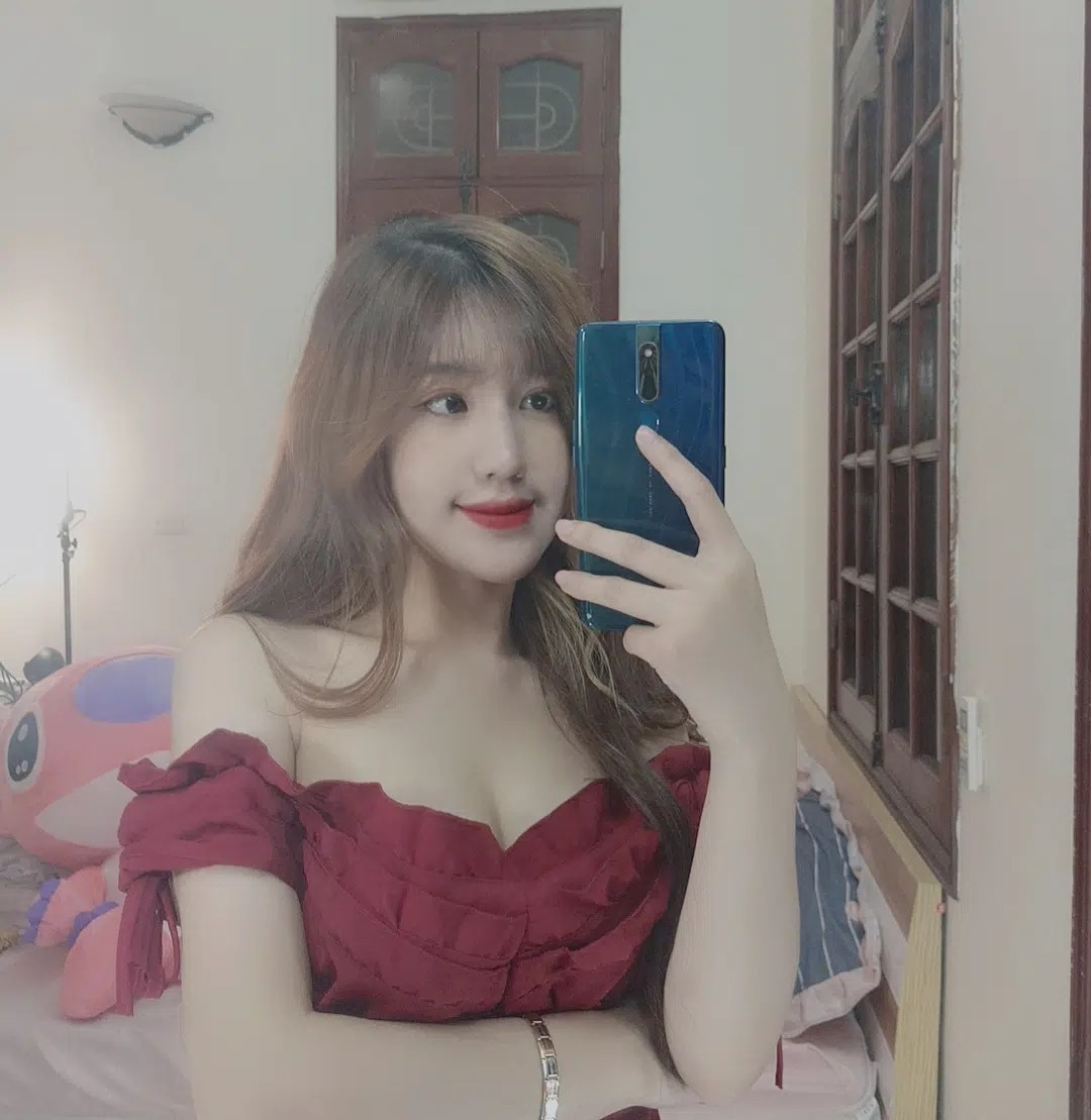 Nữ streamer quyến rũ nhất Việt Nam phản pháo mạnh mẽ trước đề nghị không phù hợp - Ảnh 3 Nữ streamer quyến rũ nhất Việt Nam phản pháo mạnh mẽ trước đề nghị không phù hợp - Ảnh 3
