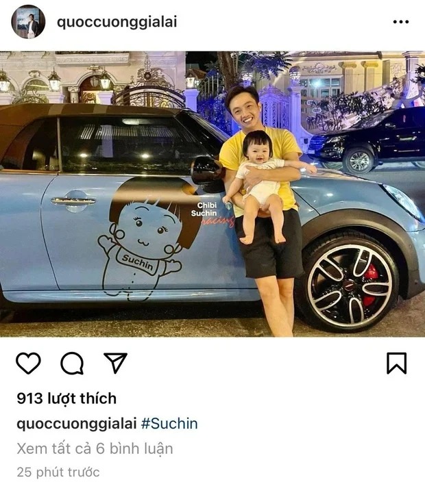 Chiếc xe xinh xắn in hình chibi của Suchin được 'đại gia phố núi' dành tặng cho con gái. Ảnh: Instagram Chiếc xe xinh xắn in hình chibi của Suchin được 'đại gia phố núi' dành tặng cho con gái. Ảnh: Instagram