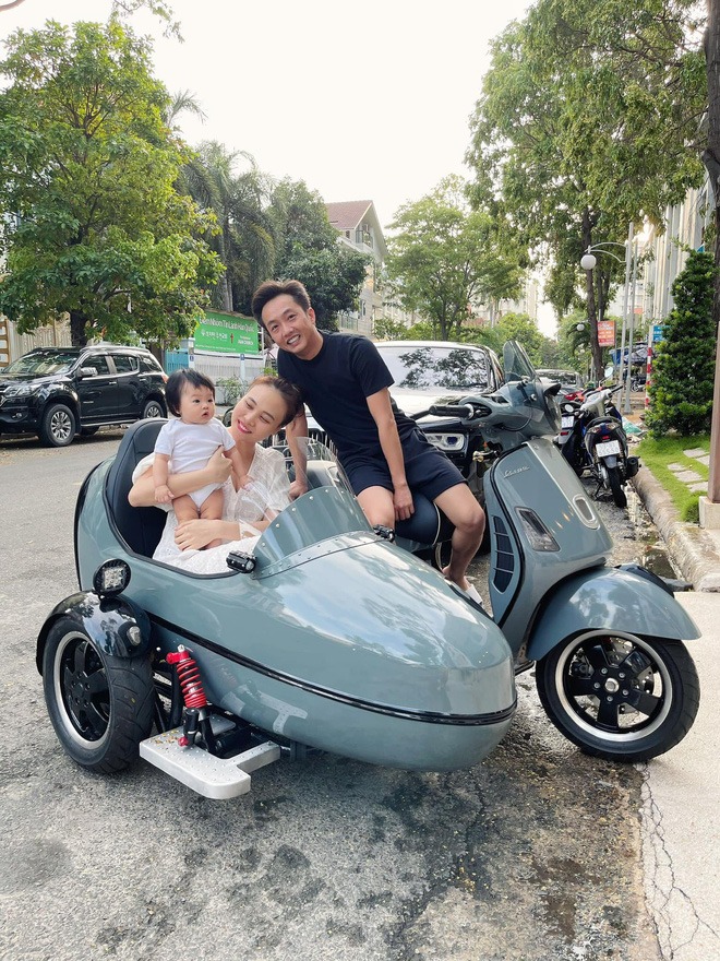 Khoảnh khắc hạnh phúc của gia đình Cường Đô La và Đàm Thu Trang. Ảnh: FBNV Khoảnh khắc hạnh phúc của gia đình Cường Đô La và Đàm Thu Trang. Ảnh: FBNV
