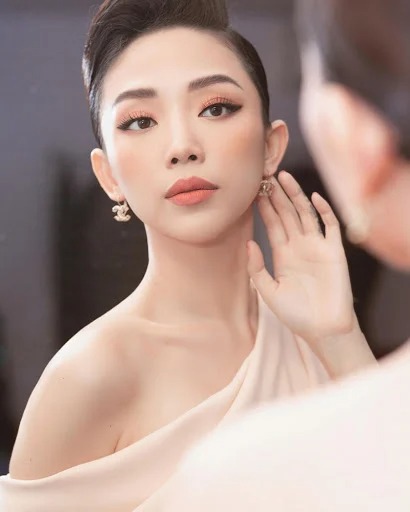 Tin sao Việt hot nhất MXH ngày 8/4: Vợ hai Vân Quang Long bị nghi cho chồng 'đổ vỏ', Đàm Vĩnh Hưng lên tiếng 'dằn mặt' khi thấy đàn em khoa trương - Ảnh 4 Tin sao Việt hot nhất MXH ngày 8/4: Vợ hai Vân Quang Long bị nghi cho chồng 'đổ vỏ', Đàm Vĩnh Hưng lên tiếng 'dằn mặt' khi thấy đàn em khoa trương - Ảnh 4