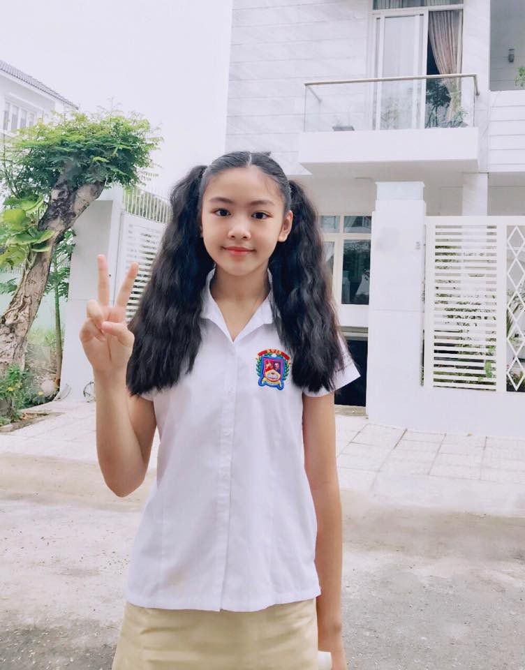 Gái út nhà Quyền Linh khoe vẻ đẹp trong trẻo tuổi dậy thì, hứa hẹn là mỹ nhân Việt chẳng 'thua chị kém em' - Ảnh 3 Gái út nhà Quyền Linh khoe vẻ đẹp trong trẻo tuổi dậy thì, hứa hẹn là mỹ nhân Việt chẳng 'thua chị kém em' - Ảnh 3