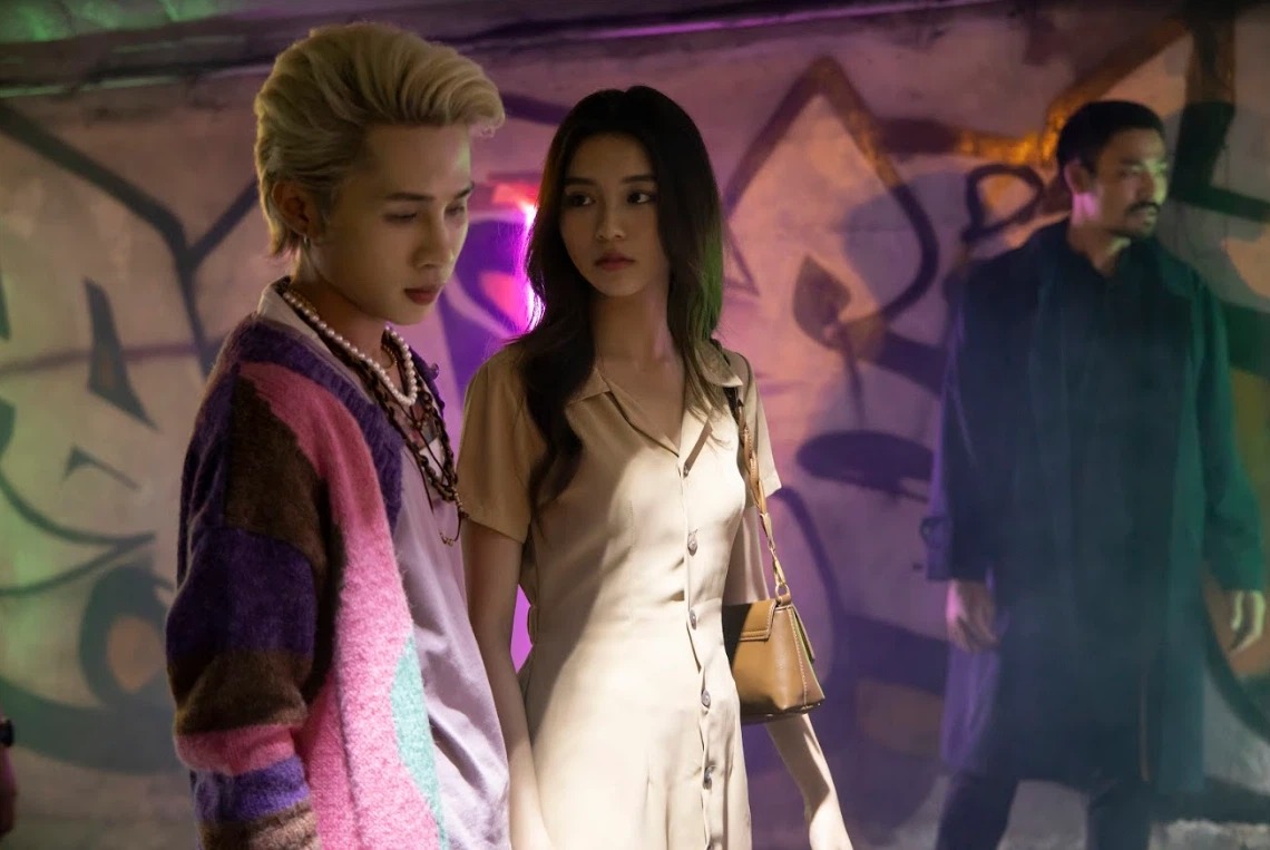 Tuy nhiên Bâu vẫn có một vài khoảnh khắc xinh đẹp trong MV. Ảnh: Chụp màn hình