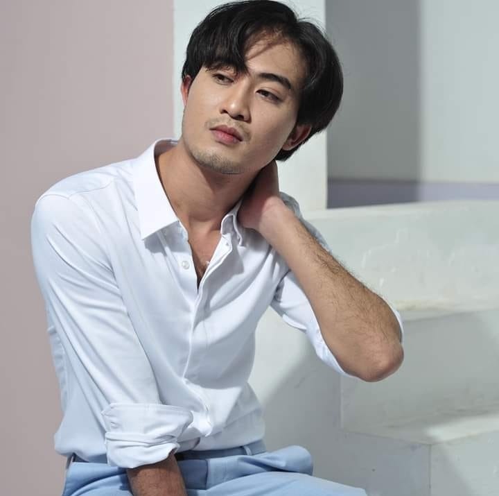 Ít ai ngờ, Phúc của 'Hướng dương ngược nắng' ngoài đời lại có cô vợ trẻ vô cùng xinh đẹp thế này - Ảnh 1 Ít ai ngờ, Phúc của 'Hướng dương ngược nắng' ngoài đời lại có cô vợ trẻ vô cùng xinh đẹp thế này - Ảnh 1