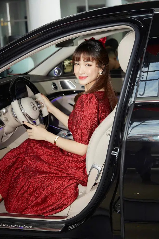 Hòa Minnzy tự lập về tài chính và sở hữu khối tài sản bao người ngưỡng mộ. Ảnh: Internet