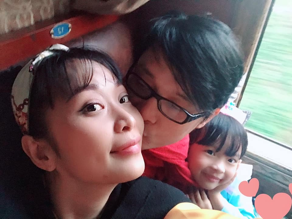 Sau ồn ào viết tiểu thuyết 'không dành cho người nhỏ tuổi', cuộc sống của 'Can Lộ Lộ bản Việt' giờ ra sao? - Ảnh 2 Sau ồn ào viết tiểu thuyết 'không dành cho người nhỏ tuổi', cuộc sống của 'Can Lộ Lộ bản Việt' giờ ra sao? - Ảnh 2