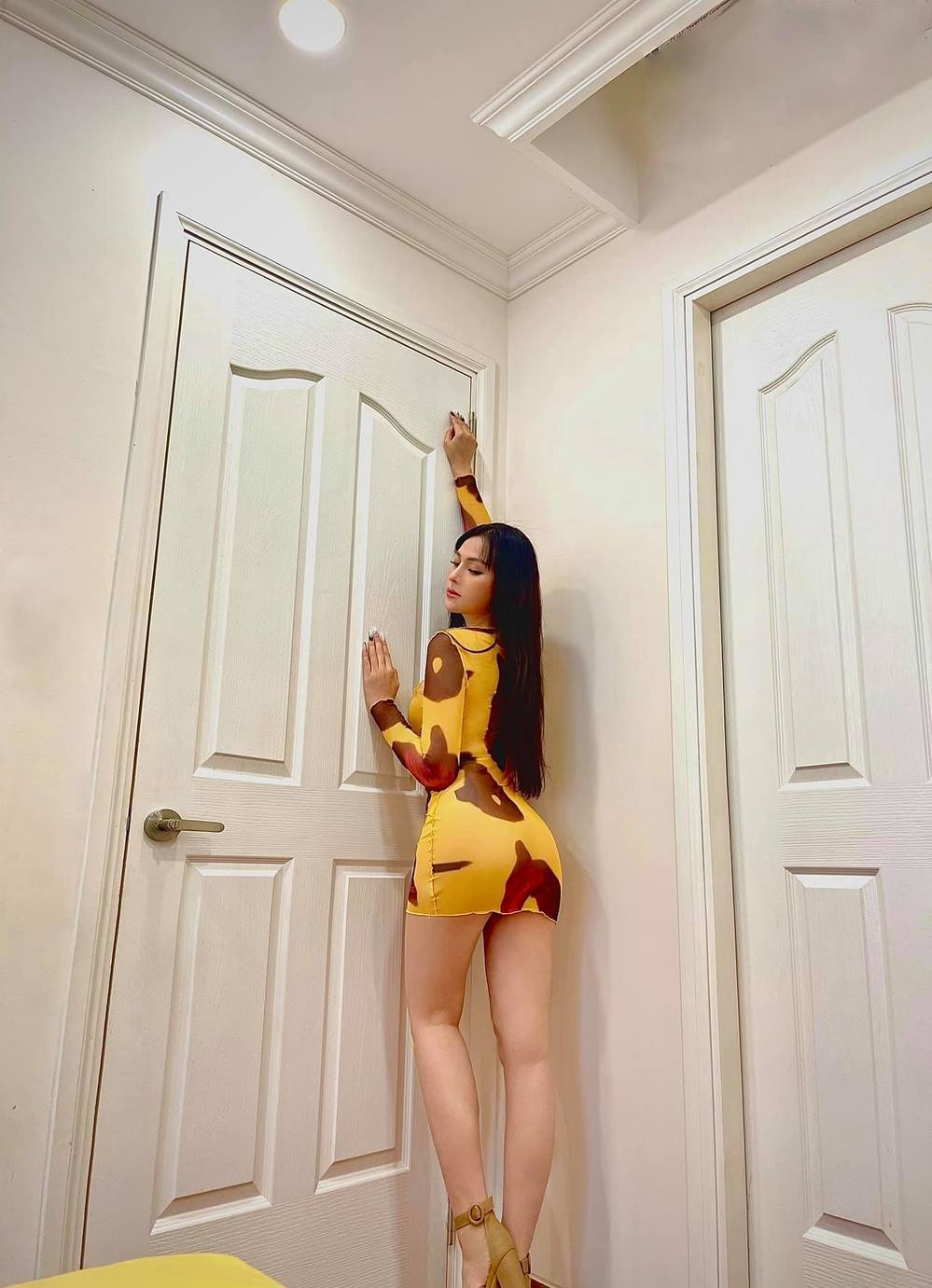 Vóc dáng không chê vào đâu của bà mẹ 2 con U40 Thu Thủy. Ảnh FB