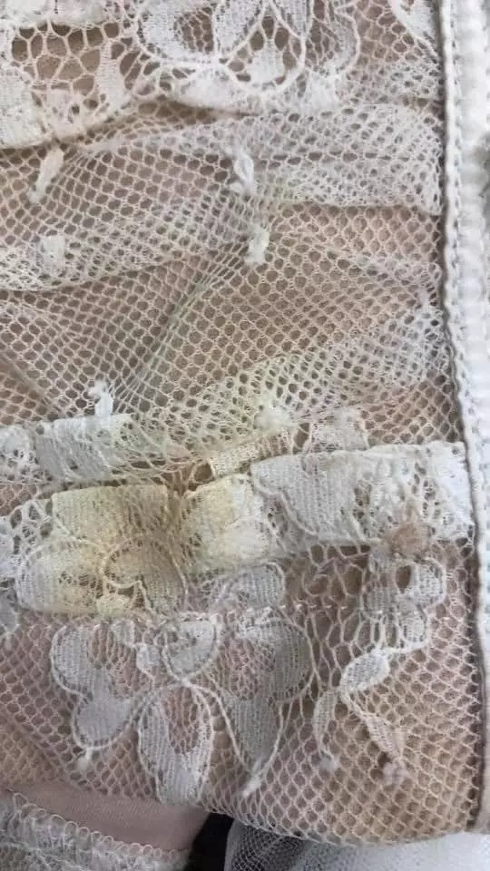 Tình cũ Quang Lê bị khách hàng tố ăn ở 'thất đức', bán quần áo mà gửi lại hàng như giẻ rách - Ảnh 1 Tình cũ Quang Lê bị khách hàng tố ăn ở 'thất đức', bán quần áo mà gửi lại hàng như giẻ rách - Ảnh 1