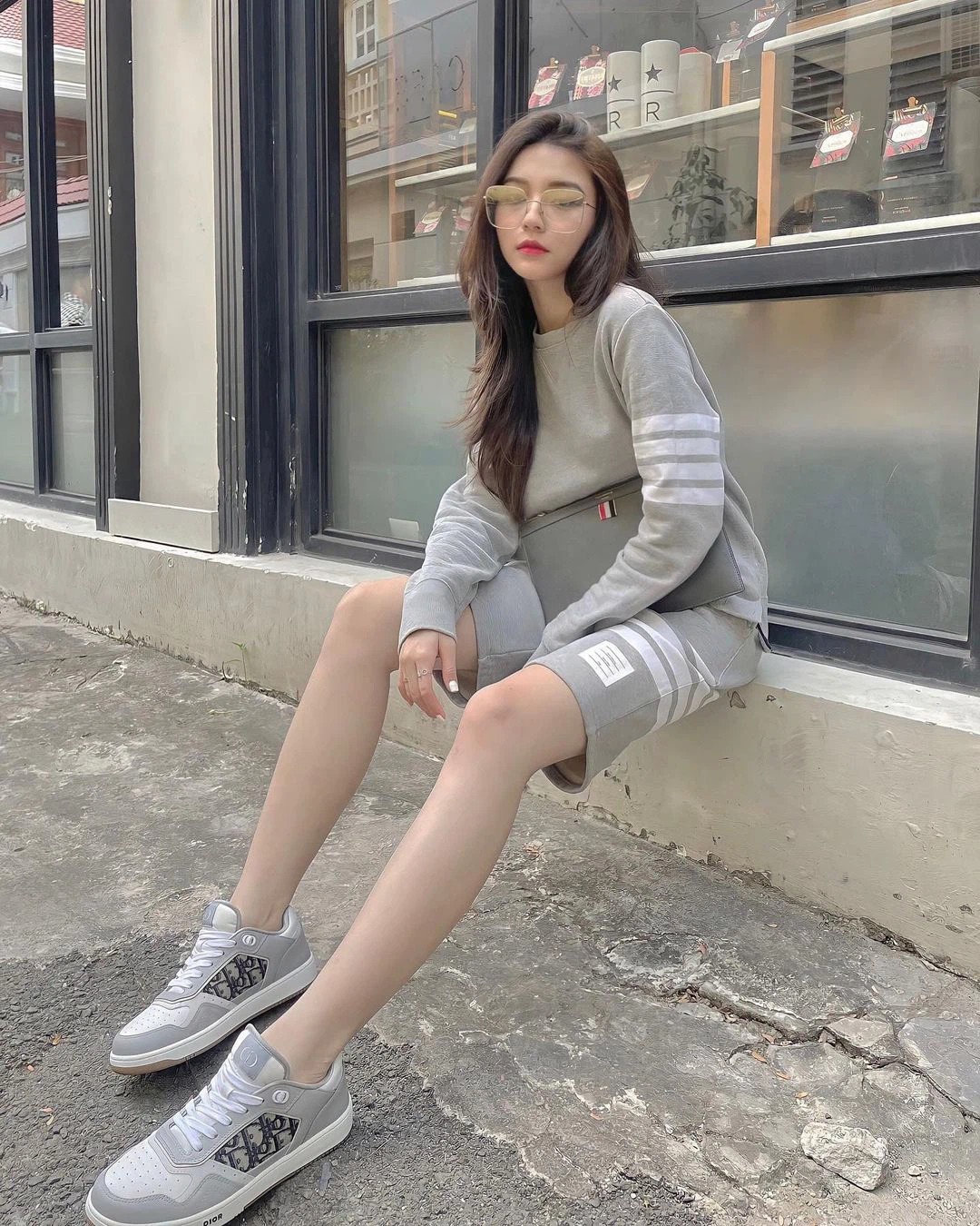 Giây phút 'cắn rứt lương tâm' của hot girl Bâu chỉ vì hành động 'lầm lỗi' của bản thân - Ảnh 3 Giây phút 'cắn rứt lương tâm' của hot girl Bâu chỉ vì hành động 'lầm lỗi' của bản thân - Ảnh 3