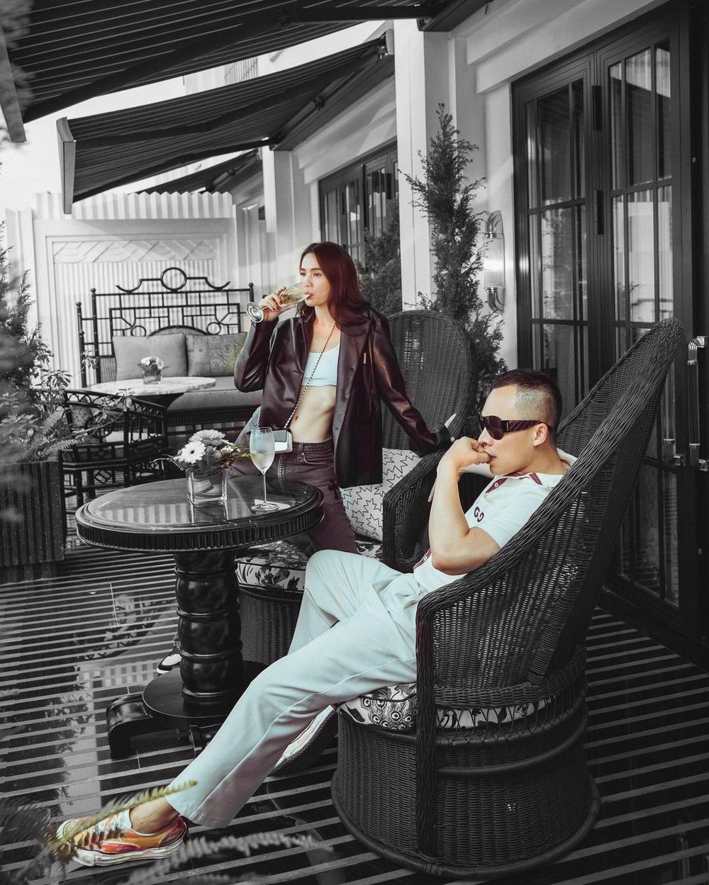 Xôn xao khoảnh khắc gia đình Vũ Khắc Tiệp đến hỏi cưới Ngọc Trinh, 2 bên thông gia niềm nở nhận 'dâu', 'rể' - Ảnh 1