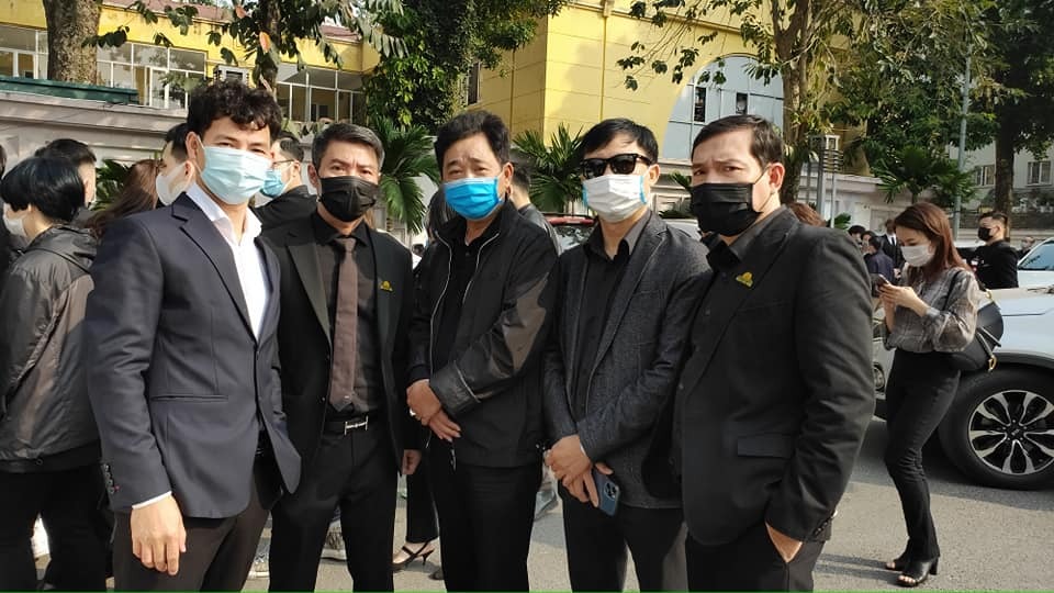 Dàn 'soái ca áo đen' của Táo Quân được Xuân Bắc chia sẻ tro9ng bài đăng mới nhất của mình. Ảnh: FBNV