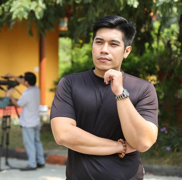 Nam diễn viên đóng vai mù trong clip chữa bệnh của Võ Hoàng Yên lên tiếng sau khi 'tiếng oan được gột rửa' - Ảnh 3 Nam diễn viên đóng vai mù trong clip chữa bệnh của Võ Hoàng Yên lên tiếng sau khi 'tiếng oan được gột rửa' - Ảnh 3