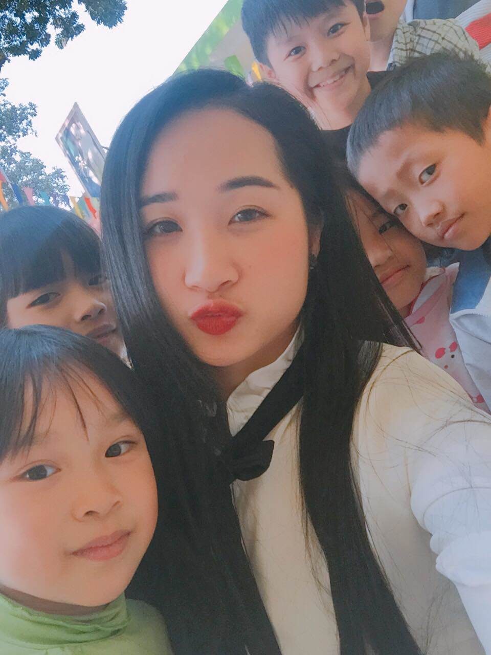 Cô giáo Tiểu học gây thương nhớ khi đi làm CCCD: Từng là hoa khôi, ảnh sắc vóc ngoài đời đầy mướt mắt - Ảnh 3