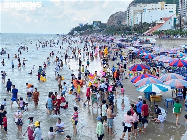 Biển Vũng Tàu trong sáng sớm ngày 1/5. Ảnh: VTC News Biển Vũng Tàu trong sáng sớm ngày 1/5. Ảnh: VTC News