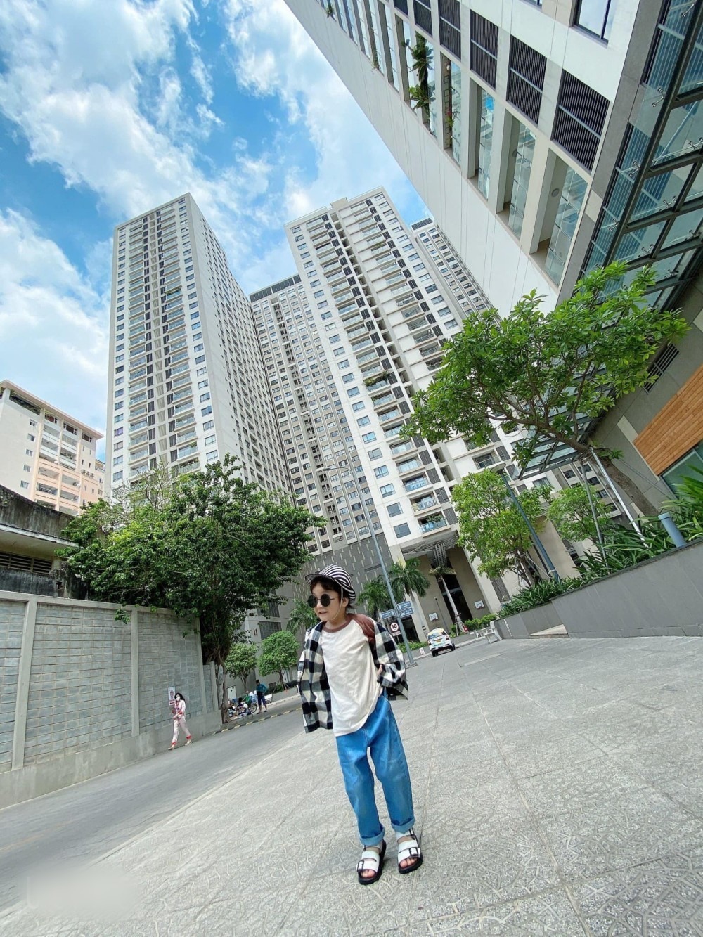 Quý tử nhà Lâm Khánh Chi đáng yêu từ bé và ngày một trưởng thành. Ảnh: FBNV