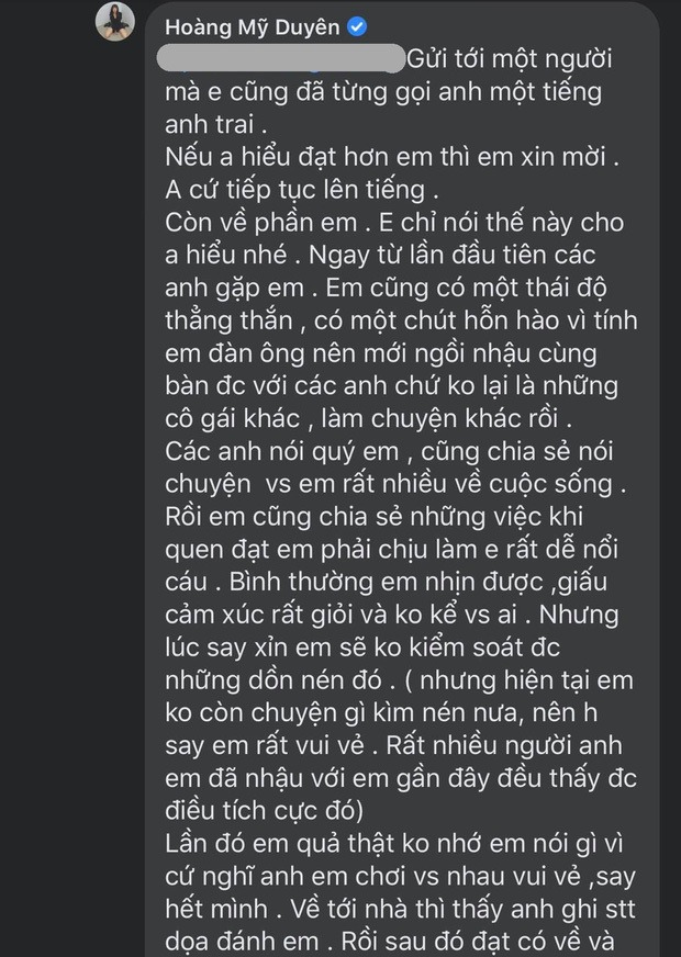 Du Uyên tố ngược lại người này. Ảnh: FBNV Du Uyên tố ngược lại người này. Ảnh: FBNV