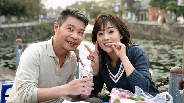 Kết hợp cùng 'ông Vụ' Công Lý, Phương Oanh có màn trở lại đẫm lệ trong 'Hương vị tình thân' - Ảnh 2 Kết hợp cùng 'ông Vụ' Công Lý, Phương Oanh có màn trở lại đẫm lệ trong 'Hương vị tình thân' - Ảnh 2