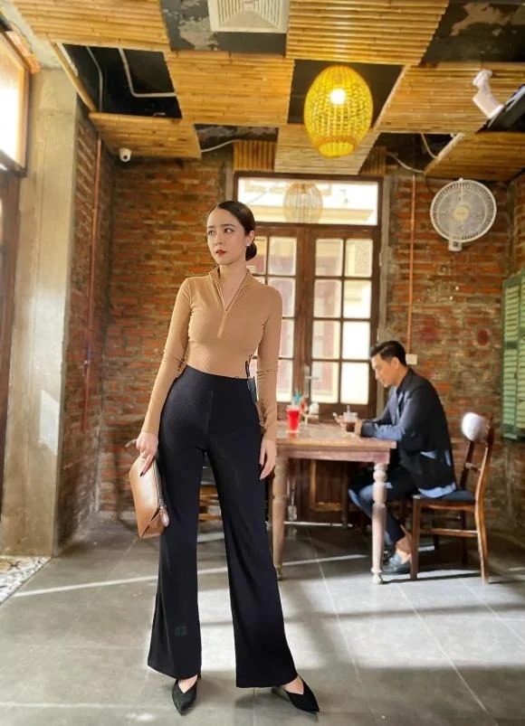 Vẻ xinh đẹp của Thùy Dương nhanh chóng thu hút sự chú ý của khán giả. Ảnh: FBNV Vẻ xinh đẹp của Thùy Dương nhanh chóng thu hút sự chú ý của khán giả. Ảnh: FBNV