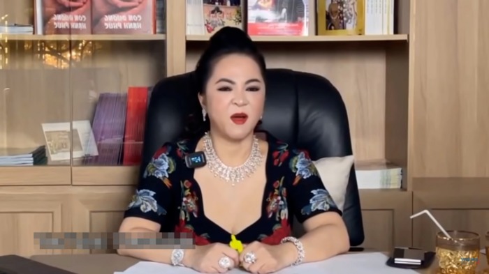 Đề tài này bắt nguồn từ những chia sẻ, lời đấu tố của bà PH với các nghệ sĩ Việt. Ảnh: Internet Đề tài này bắt nguồn từ những chia sẻ, lời đấu tố của bà PH với các nghệ sĩ Việt. Ảnh: Internet