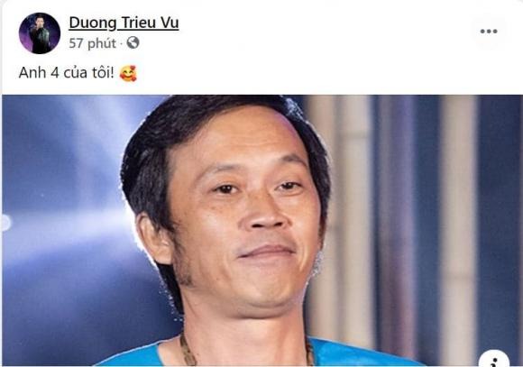 Dương Triệu Vũ trấn an anh trai Hoài Linh. Ảnh: FBNV Dương Triệu Vũ trấn an anh trai Hoài Linh. Ảnh: FBNV