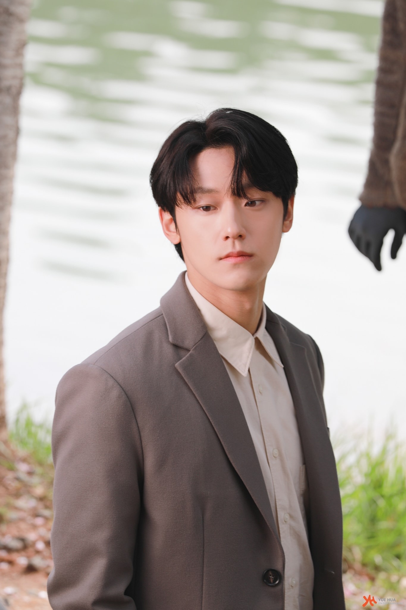 Lee Do Huyn đang có sự thể hiện đầy ấn tượng trong Youth Of May