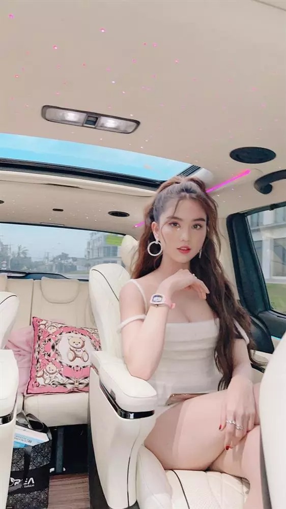 Loạt hình ảnh được người đẹp chia sẻ trên MXH Loạt hình ảnh được người đẹp chia sẻ trên MXH