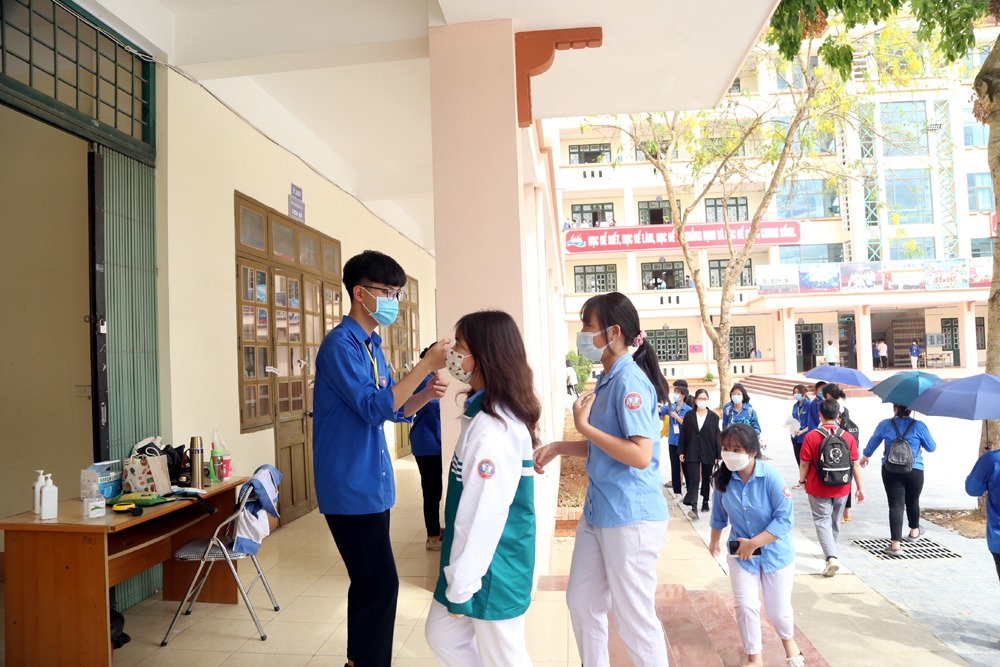 Đáp án đề thi vào lớp 10 môn Toán tỉnh Lào Cai 2021 1