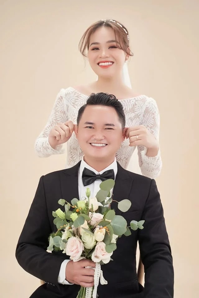Ngân Thảo và chồng. Ảnh: FBNV Ngân Thảo và chồng. Ảnh: FBNV