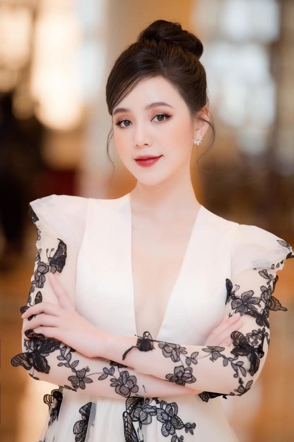 Tung ảnh thời 'hai lúa', Quỳnh Kool lại vướng nghi vấn trùng tu nhan sắc - Ảnh 1 Tung ảnh thời 'hai lúa', Quỳnh Kool lại vướng nghi vấn trùng tu nhan sắc - Ảnh 1