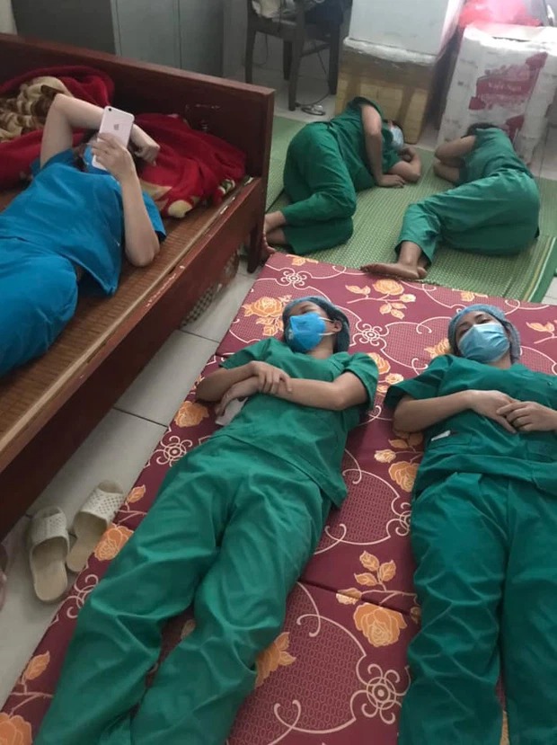 Thủy Tiên nhận ngàn lời khen ngợi giữa lúc bị chỉ trích vì khoản tiền từ thiện nhầm lẫn của mạnh thường quân 4 Thủy Tiên nhận ngàn lời khen ngợi giữa lúc bị chỉ trích vì khoản tiền từ thiện nhầm lẫn của mạnh thường quân 4