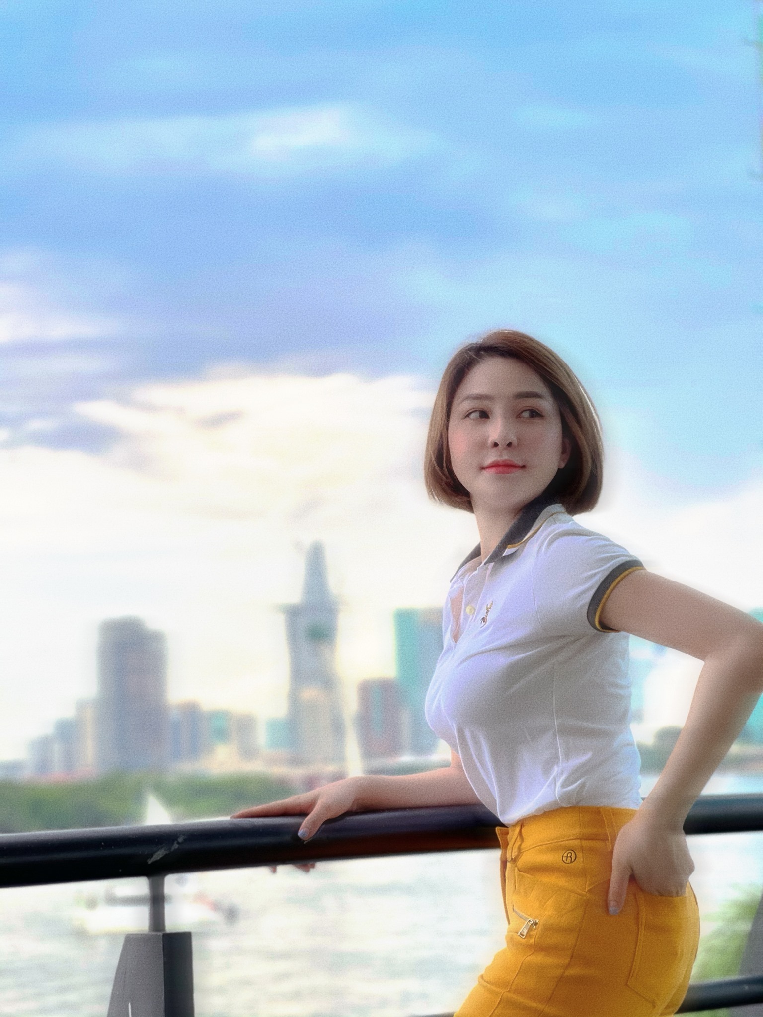 Hotgirl Trâm Anh công khai tiết lộ được 'bao' đồ hiệu, cuộc sống sang chảnh lên hương hậu Nam tiến 5 Hotgirl Trâm Anh công khai tiết lộ được 'bao' đồ hiệu, cuộc sống sang chảnh lên hương hậu Nam tiến 5