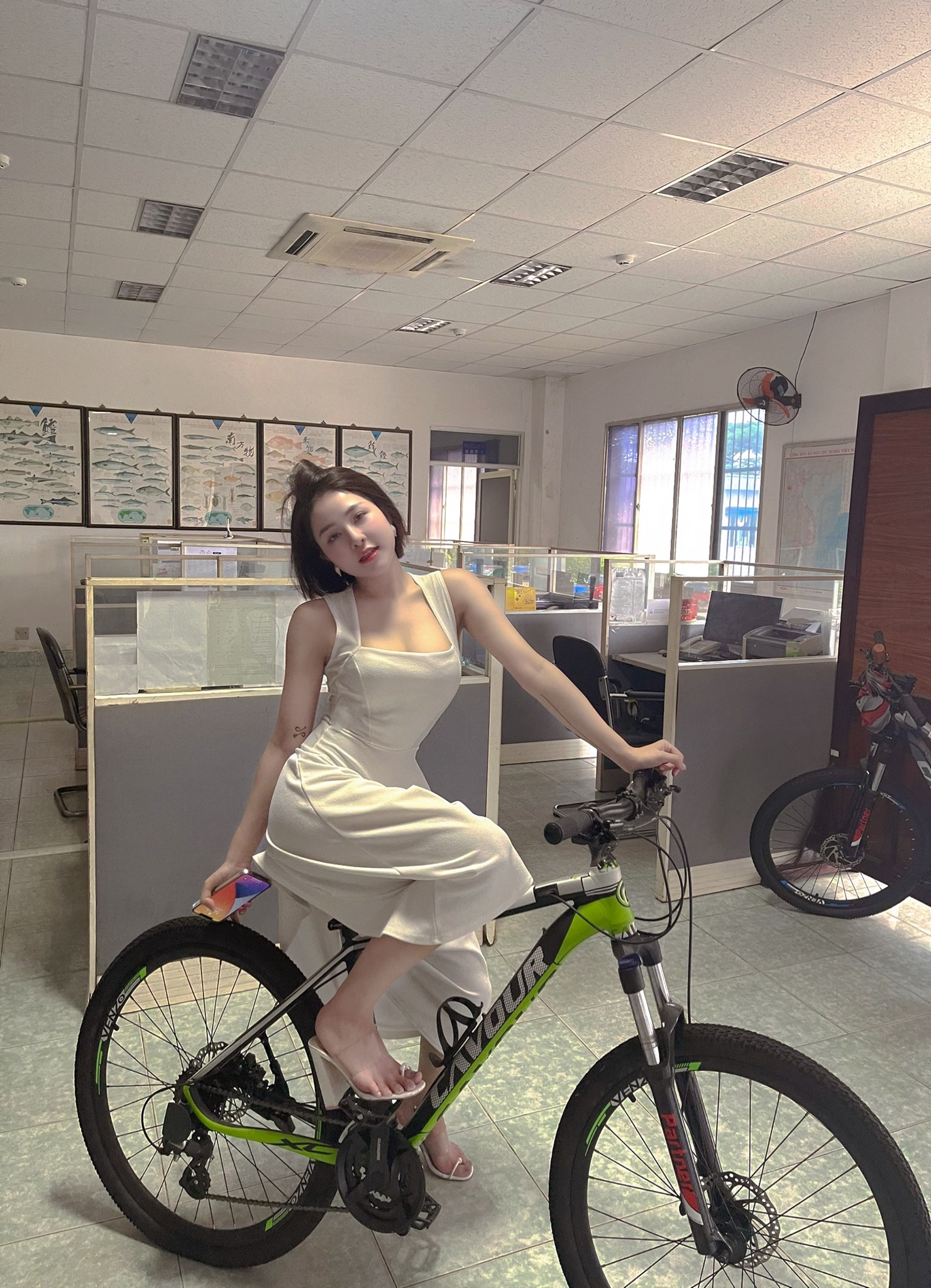 Hotgirl Trâm Anh công khai tiết lộ được 'bao' đồ hiệu, cuộc sống sang chảnh lên hương hậu Nam tiến 4 Hotgirl Trâm Anh công khai tiết lộ được 'bao' đồ hiệu, cuộc sống sang chảnh lên hương hậu Nam tiến 4