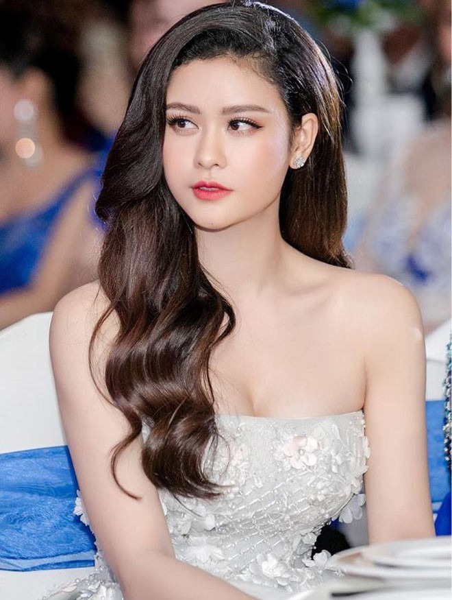 Nhân chiến thắng của tuyển Việt Nam, Trương Quỳnh Anh công khai nói lời yêu với một người đàn ông 2 Nhân chiến thắng của tuyển Việt Nam, Trương Quỳnh Anh công khai nói lời yêu với một người đàn ông 2