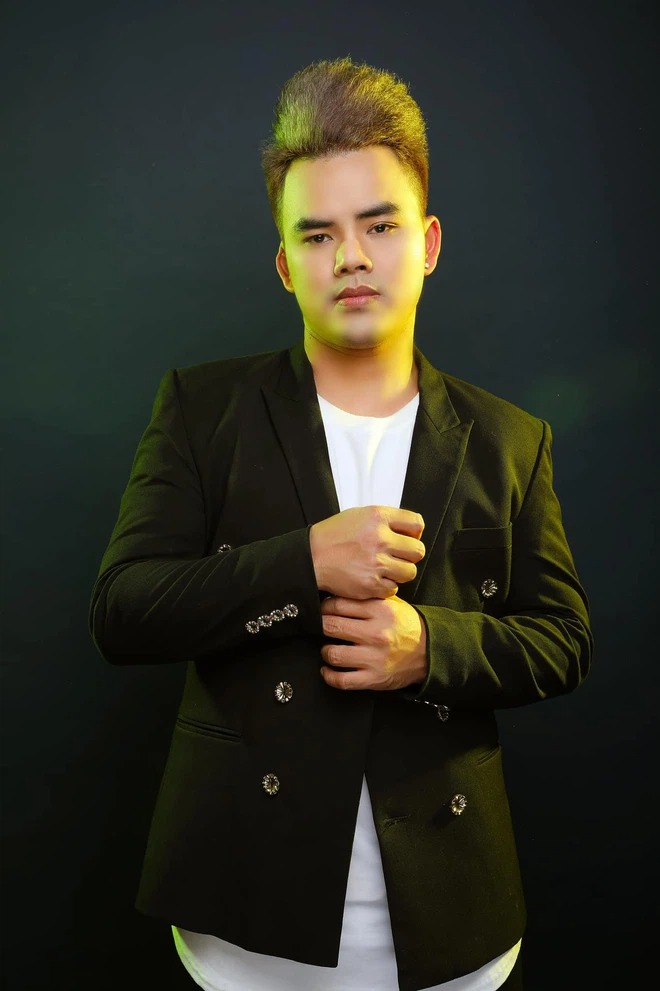 Phi Nhung bị đàn em Lưu Chấn Long tố 'lật mặt' ép giá tiền cát-xê, tiết lộ bản chất con người 'ghê gớm' của nữ ca sĩ - Ảnh 2 Phi Nhung bị đàn em Lưu Chấn Long tố 'lật mặt' ép giá tiền cát-xê, tiết lộ bản chất con người 'ghê gớm' của nữ ca sĩ - Ảnh 2