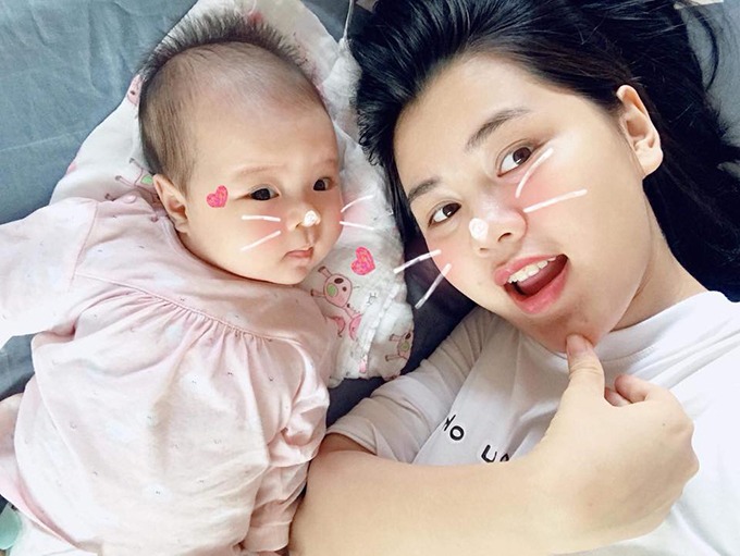 Ngỡ ngàng với diện xinh đẹp ngút trời của bà xã Quế Ngọc Hải dù đã qua 1 lần sinh nở - Ảnh 3 Ngỡ ngàng với diện xinh đẹp ngút trời của bà xã Quế Ngọc Hải dù đã qua 1 lần sinh nở - Ảnh 3