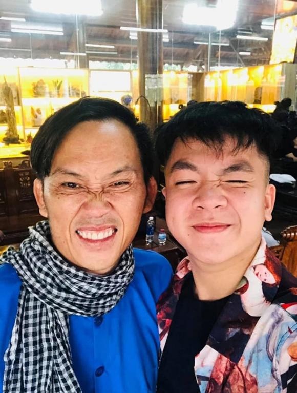 Ít ai biết Hoài Linh còn có 1 cậu con nuôi 17 tuổi, từng 'vượt mặt' Phương Mỹ Chi để chứng tỏ tài năng - Ảnh 2 Ít ai biết Hoài Linh còn có 1 cậu con nuôi 17 tuổi, từng 'vượt mặt' Phương Mỹ Chi để chứng tỏ tài năng - Ảnh 2