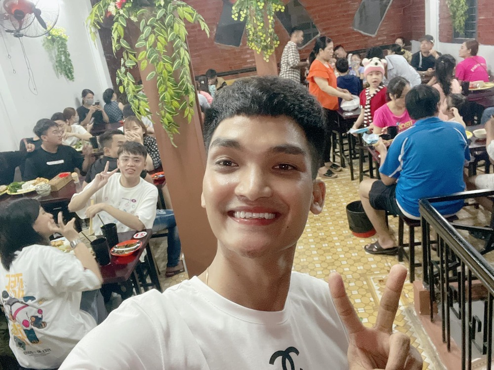 Mạc Văn Khoa thừa nhận việc có gián, chuỗi bún đậu mắm tôm lại bị dân tình cho 'ăn hành' 6 Mạc Văn Khoa thừa nhận việc có gián, chuỗi bún đậu mắm tôm lại bị dân tình cho 'ăn hành' 6