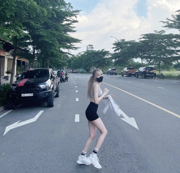 Tin sao Việt 30/6: Hoàng Yến trừng phạt chồng cũ bằng pháp luật, Thiều Bảo Trâm bị tố 'sống ảo' quá đà 3 Tin sao Việt 30/6: Hoàng Yến trừng phạt chồng cũ bằng pháp luật, Thiều Bảo Trâm bị tố 'sống ảo' quá đà 3