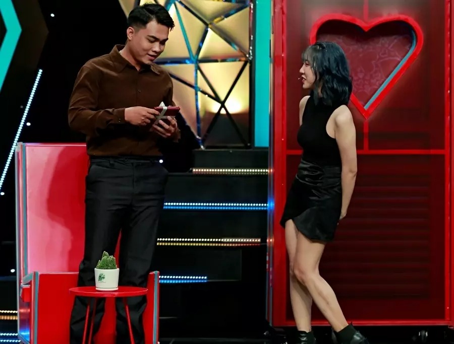 Đoan Minh '12 mối tình' công khai tin nhắn 'ép giá', gửi hình đủ tư thế cho sugar daddy 4 Đoan Minh '12 mối tình' công khai tin nhắn 'ép giá', gửi hình đủ tư thế cho sugar daddy 4
