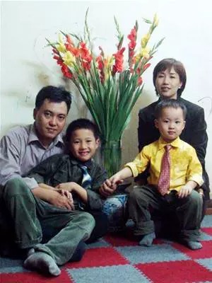 Hình ảnh hiếm hoi của gia đình Lưu Minh Vũ. Ảnh: Internet