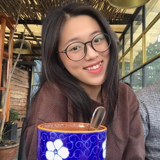Vợ trẻ xinh đẹp của Quách Ngọc Tuyên. Ảnh: FBNV Vợ trẻ xinh đẹp của Quách Ngọc Tuyên. Ảnh: FBNV