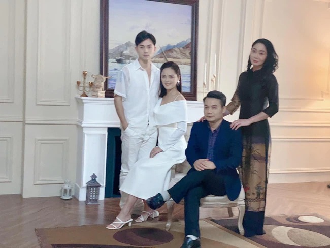 Hương vị tình thân: Bà Xuân đến cuối cùng đã cho Long cưới Nam, tổn thương khi bị Huy nghi ngờ 'ném đá giấu tay' - Ảnh 2 Hương vị tình thân: Bà Xuân đến cuối cùng đã cho Long cưới Nam, tổn thương khi bị Huy nghi ngờ 'ném đá giấu tay' - Ảnh 2