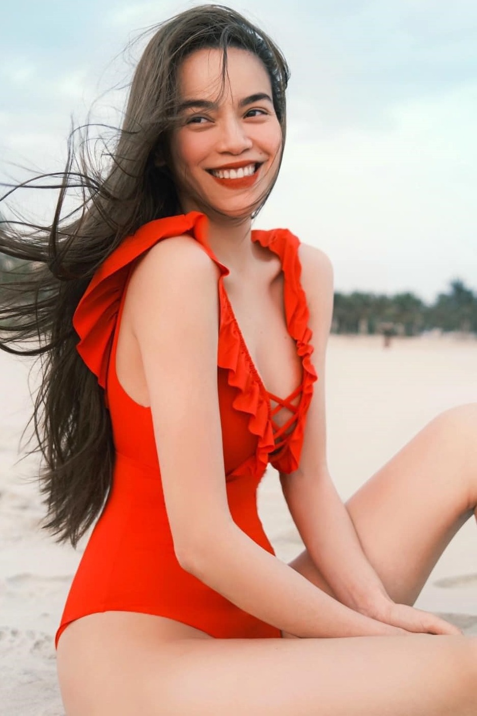 Hồ Ngọc Hà lạ lẫm trong loạt ảnh thời 'hai lúa', so sánh với hiện tại mới thấy màn 'lột xác' đầy ngoạn mục 7 Hồ Ngọc Hà lạ lẫm trong loạt ảnh thời 'hai lúa', so sánh với hiện tại mới thấy màn 'lột xác' đầy ngoạn mục 7