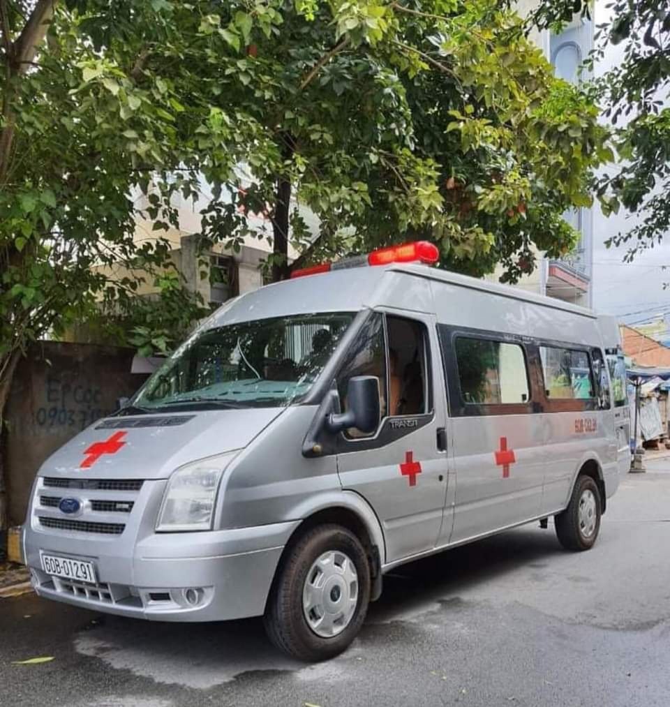 Việt Hương tiếp tục có động thái đáng chú ý sau khi tặng xe cứu thương 2,5 tỷ cho ông Đoàn Ngọc Hải 2