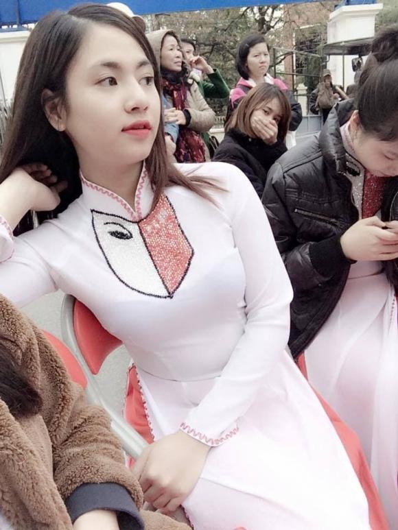 Sao 'Hương vị tình thân' thời còn 'phèn': Mạnh Trường đen nhẻm, Phương Oanh, Thu Quỳnh tự tin thi hoa hậu - Ảnh 7 Sao 'Hương vị tình thân' thời còn 'phèn': Mạnh Trường đen nhẻm, Phương Oanh, Thu Quỳnh tự tin thi hoa hậu - Ảnh 7