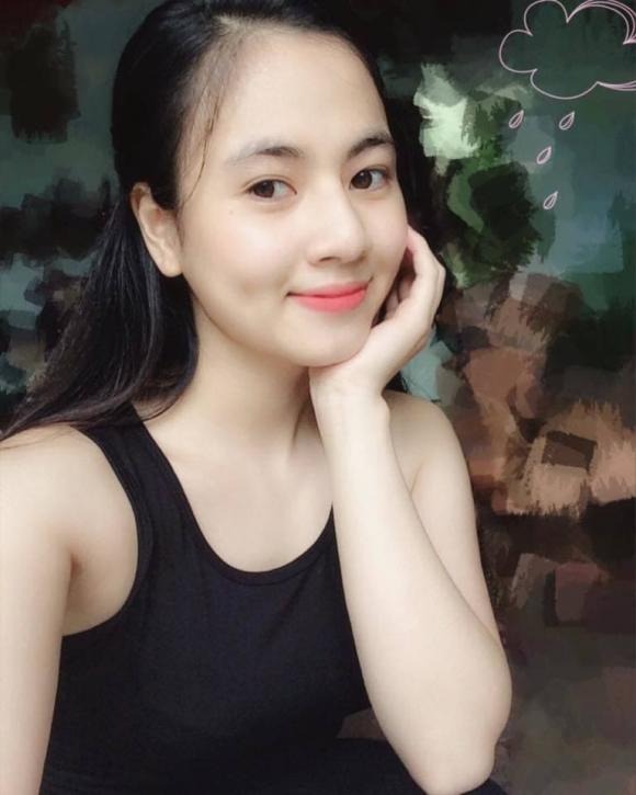 Cô nàng chuộng chụp ảnh góc nghiêng khoe khéo vẻ đẹp của mình. Ảnh: FBNV Cô nàng chuộng chụp ảnh góc nghiêng khoe khéo vẻ đẹp của mình. Ảnh: FBNV